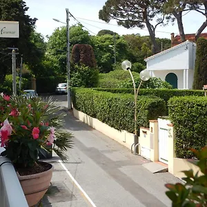 Miramar- Cap D'antibes - La Garoupe Plage מלון